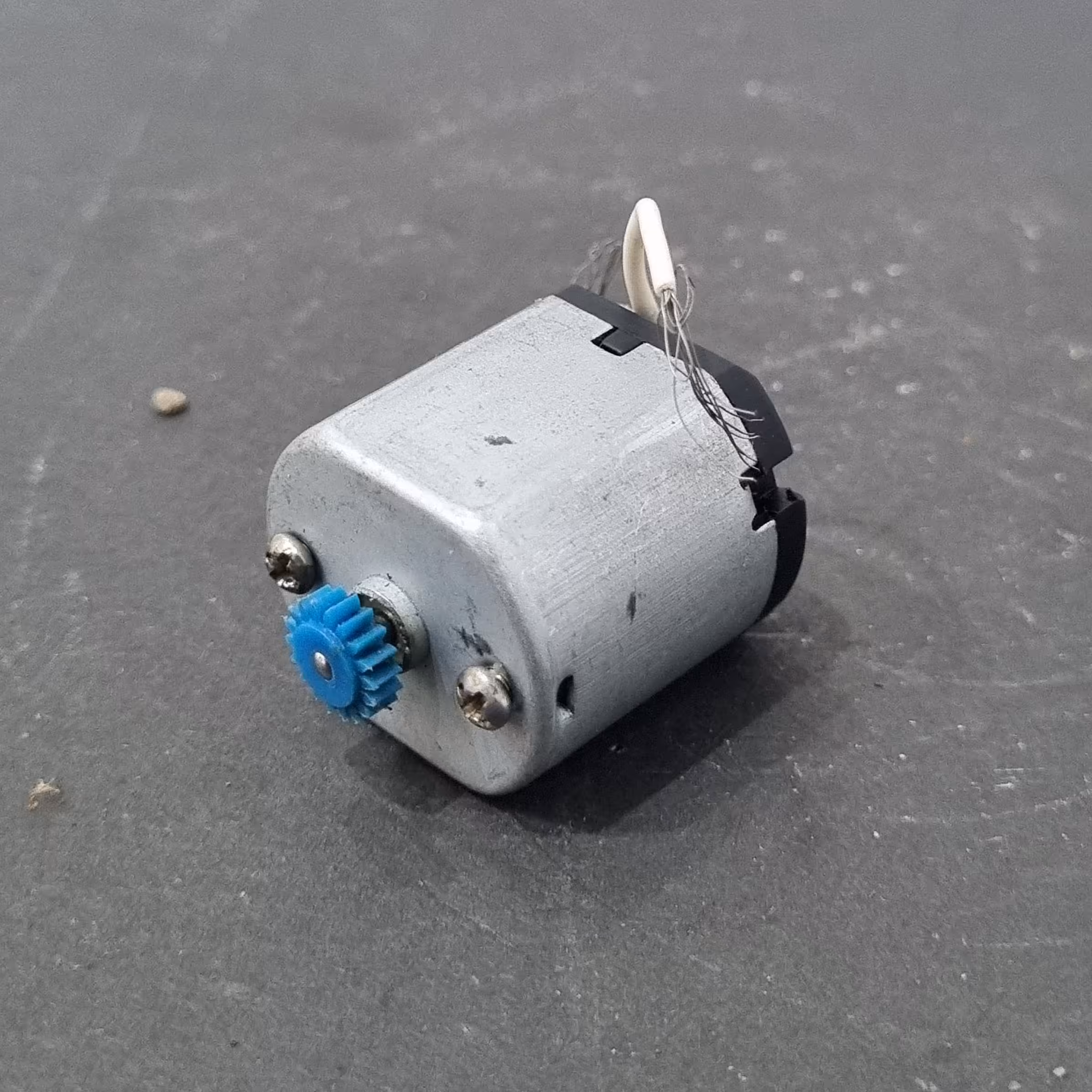 موتور ریش تراش 3تیغ فلیپس 2.4ولت 