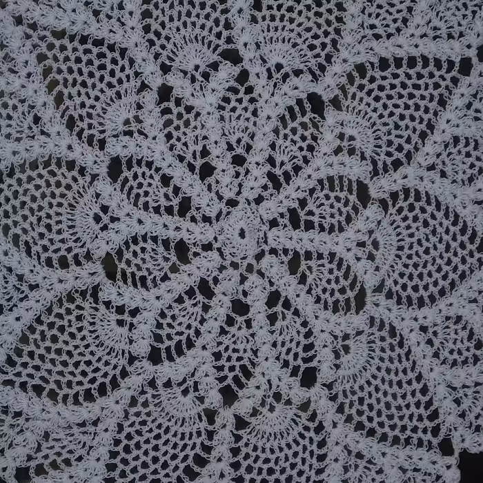 رومیزی گرد ابریشمی قطر27 سانت