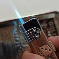 فندک گازی ، طرح تاس ،  رنگ آجری ، فندک کمپ ، فندک سفری 