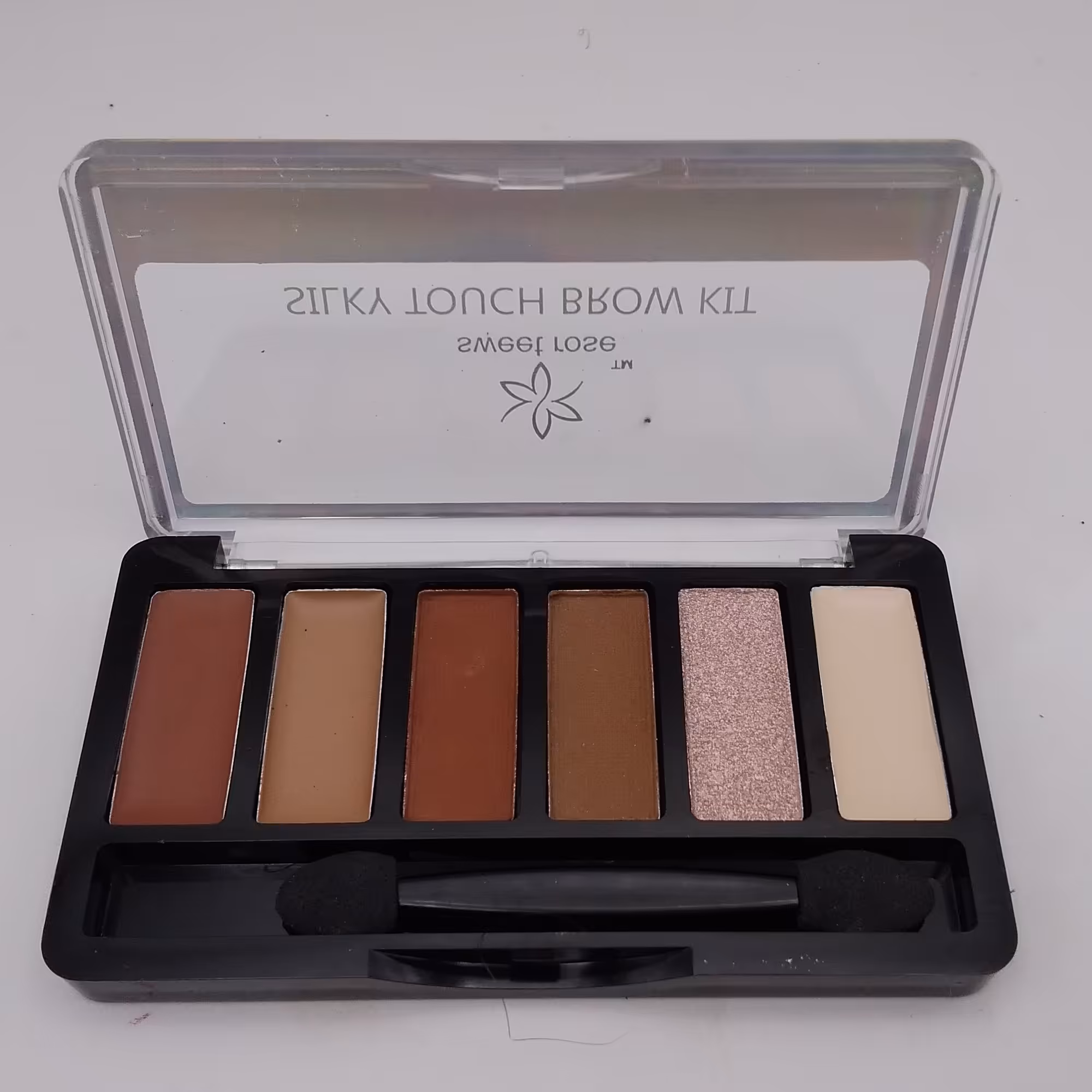  سایه ابرو رز  شامل 6 رنگ مات و روغنی و شاین ضدآب و 24 ساعته کاور طبیعی و عالی پیگمنت بالا