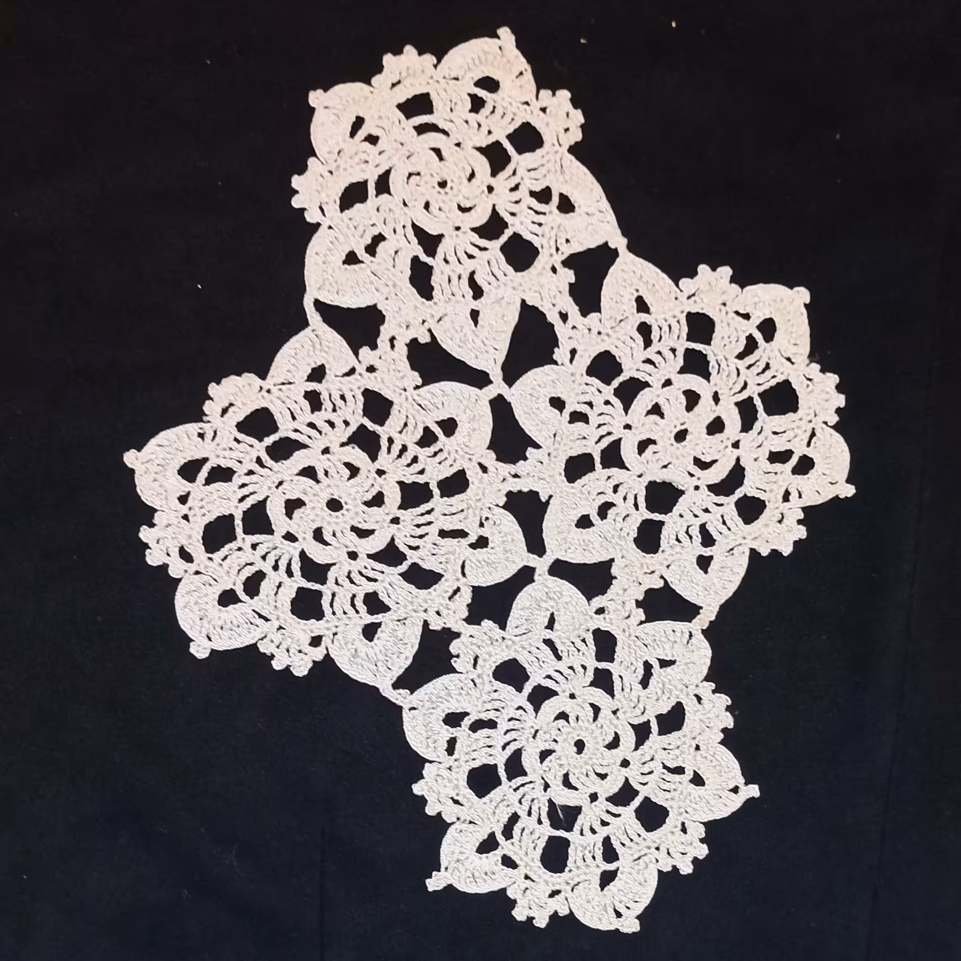 ست رو میزی قلاب بافی 