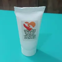 ژل شستشو بانوان حاوی عصاره چای سبز ،عرق دارچین ،ژل هیالونیک اسید ،و....