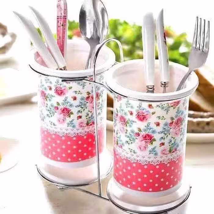 جا قاشقی دوقلوسایز 19 در 19 دارای رنگبندی و طرحبندی از جنس پلاستیک