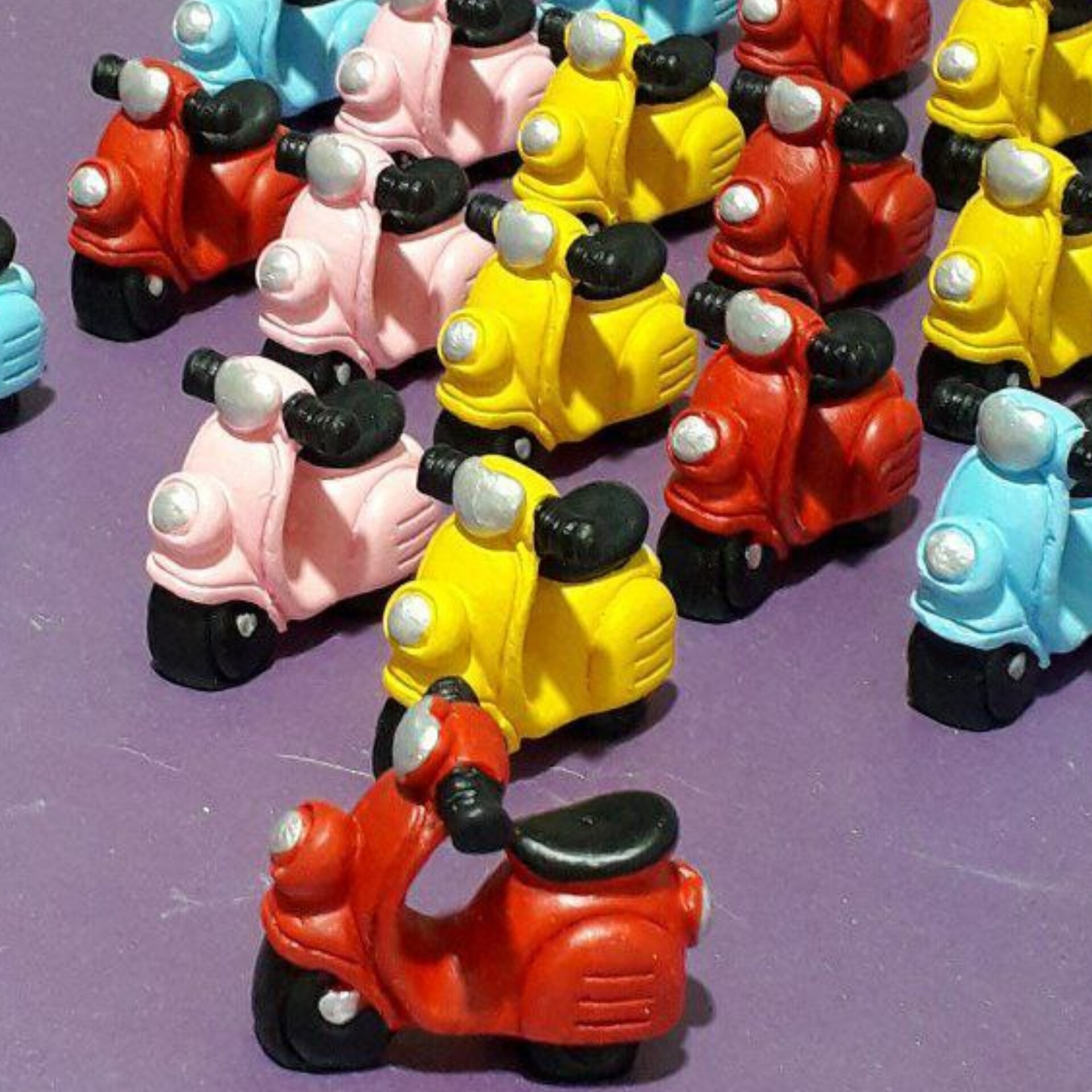 مجسمه دکوری موتور مدل وسپا مجموعه 3 عددی