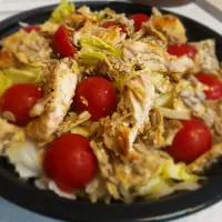 سالاد سزار با فیله مرغ گریل شده