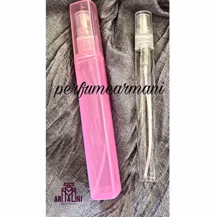 عطر خالص مالزیا یومو درجه یک(قبل از ثبت سفارش توضیحات خوانده شود)