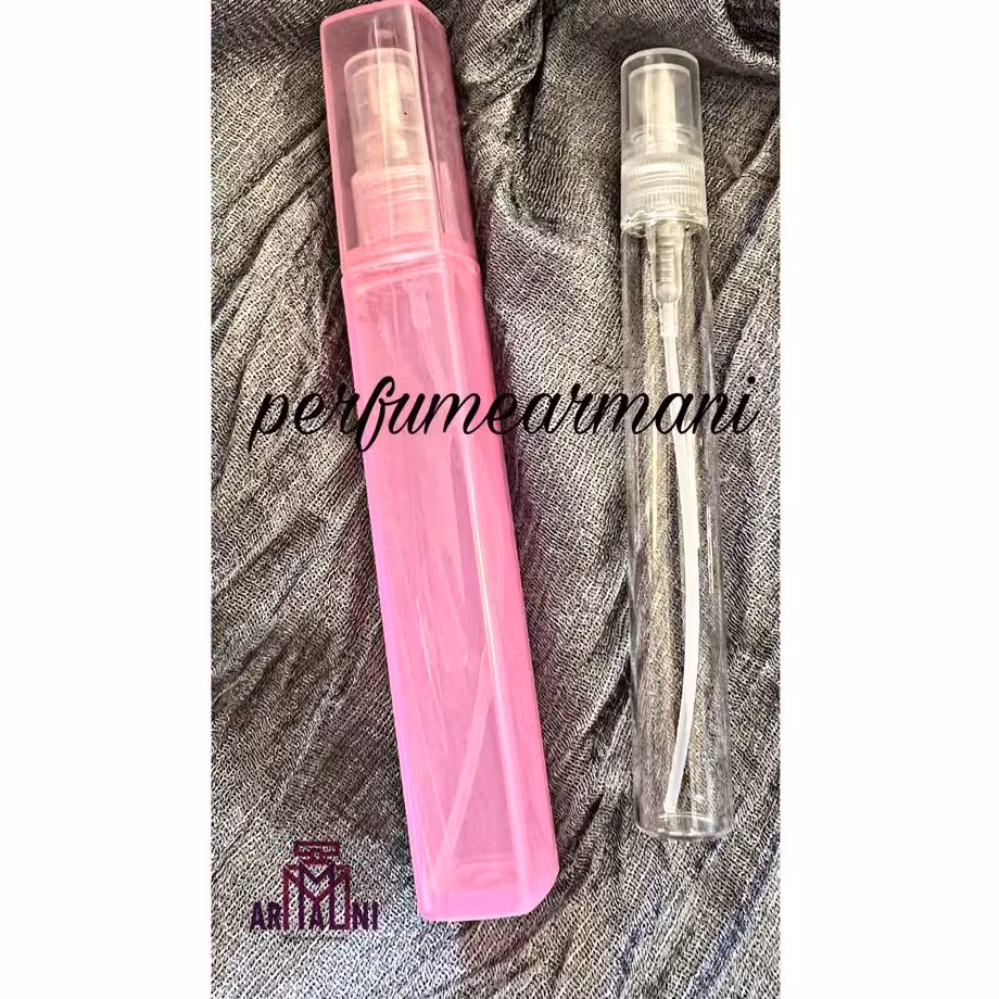 عطر خالص مالزیا یومو درجه یک(قبل از ثبت سفارش توضیحات خوانده شود)