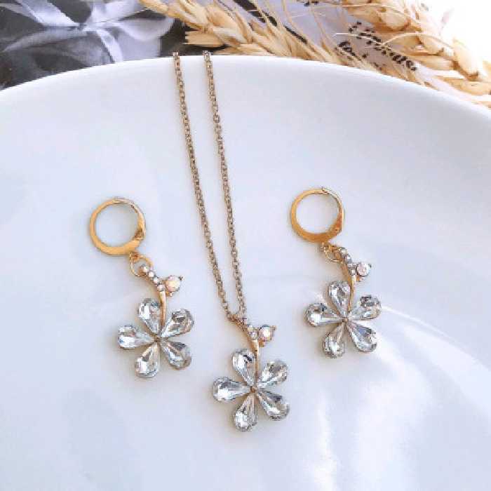 ️نیم ست جواهری استیل طرح گل