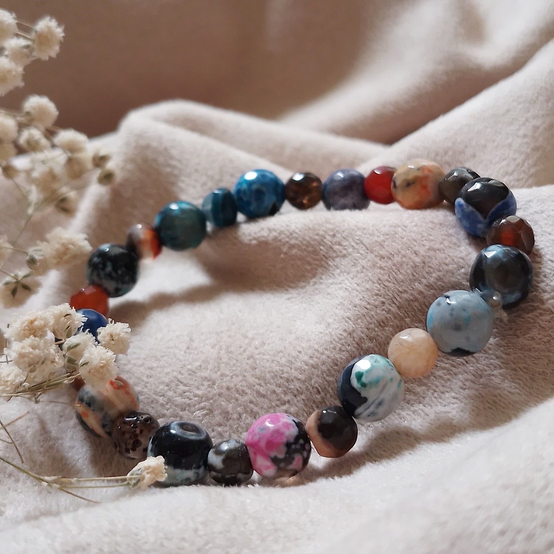 دستبند کشی سنگ عقیق ترکیب دو رنگ و  چند رنگ(در صورت دلخواه سفارش دستبند گره کشویی هم میشه)