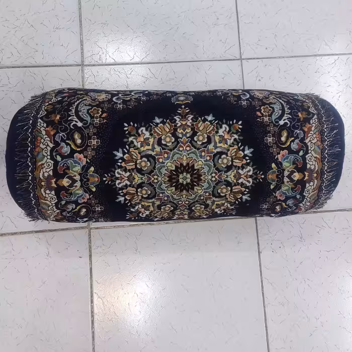پشتی سنتی گرد مخمل ..بالشت لوله ای مخمل سنتی ..بالشت قلقلی 