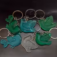 جا سوئیچی و  کلید رزینی وآویز گوشی و سر زیپ در طرحهای پرنده و خرگوش  قابل سفارش در رنگهای دلخواه