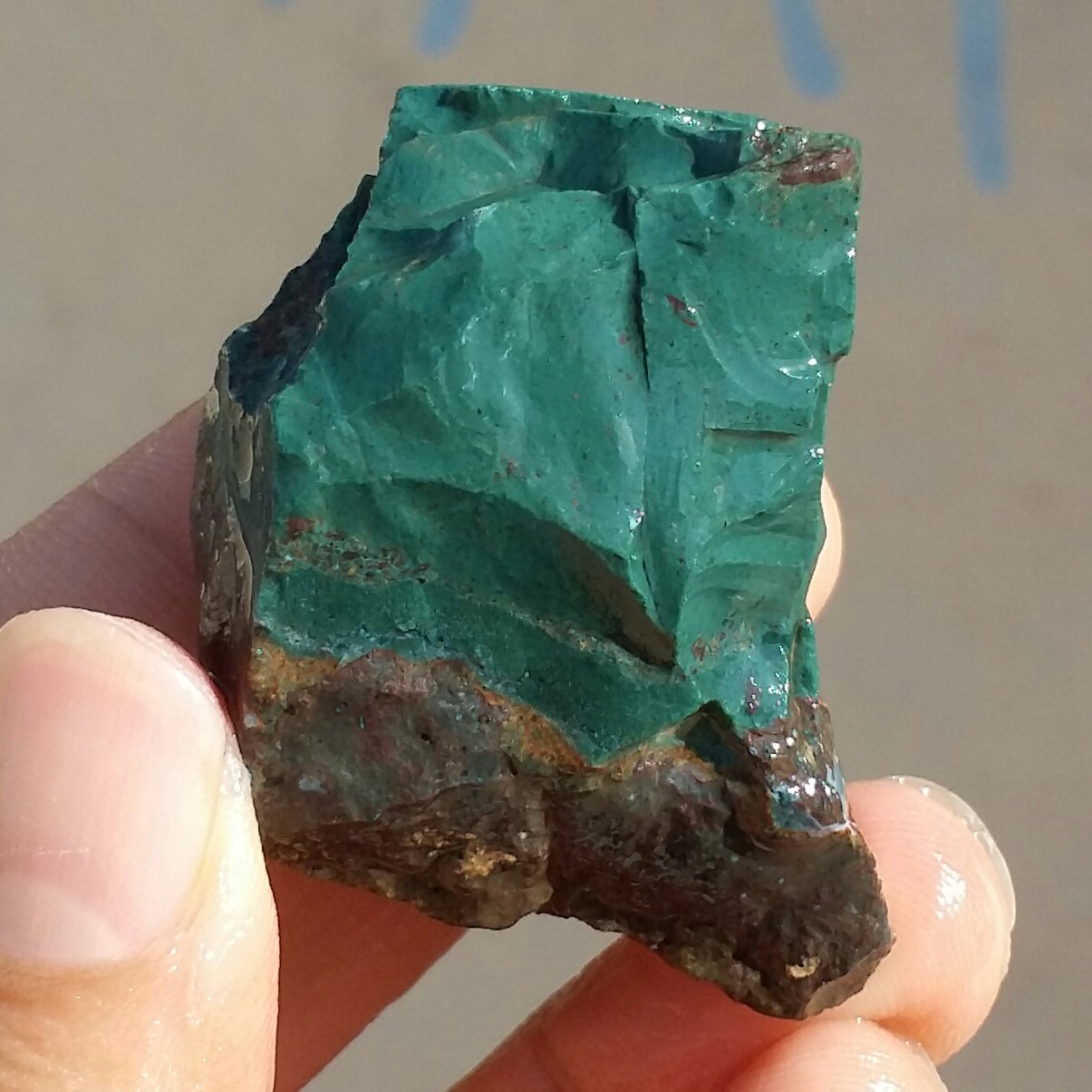 سنگ راف حبه جاسپر سبز  زیبا 100 در 100 طبیعی خاص بی نظیر
تصویر از چند طرف نمونه
کد 11009