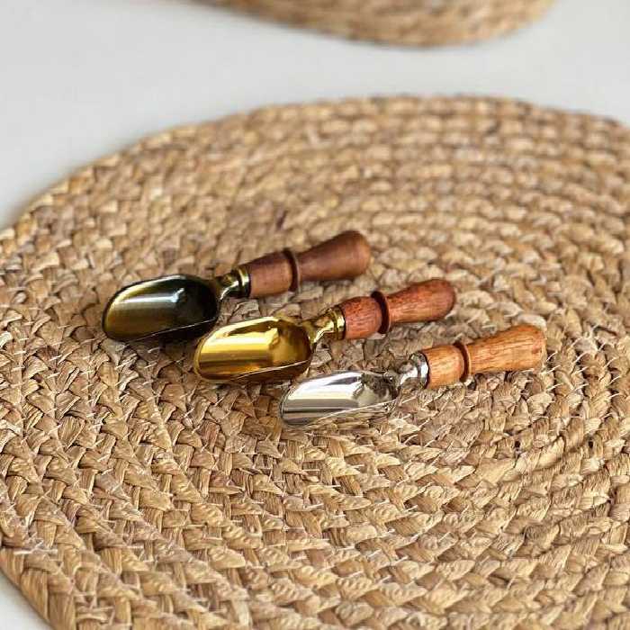 قاشق ادویه مینیمایز مدل سرتاس کوچک دسته چوبی کد 106248