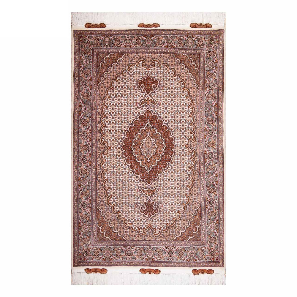 فرش دستباف ماهی ذرع‌ونیم زمینه کرم کد ‌‌‌A266