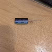 خازن الکترولیت 68 میکرو فاراد  100 ولت پک بسته 30 عددی کد محصول 99