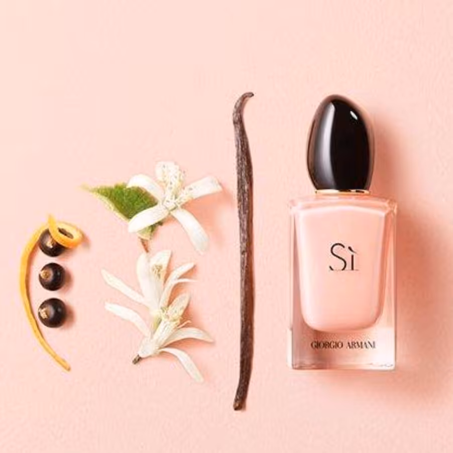 عطر جورجیو ارمانی si زنانه  خالص درجه یک  (قیمت به ازای هر گرم عطر خالص میباشد..حداقل خرید 4 گرم)