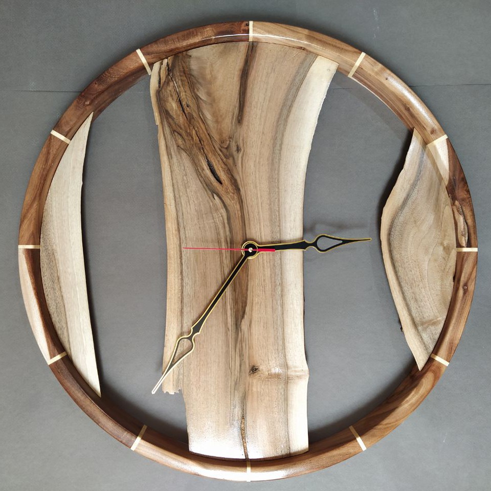ساعت دیواری چوبی گرد 