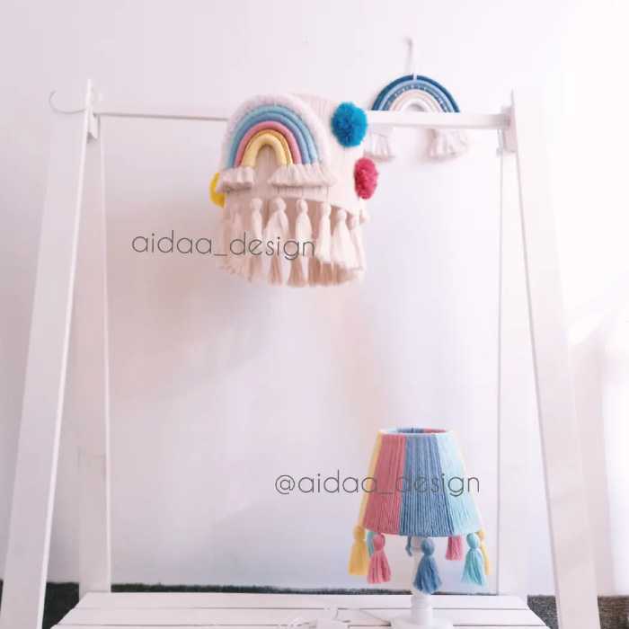 لوستر اتاق کودک جنس مکرمه با منگوله های شیری