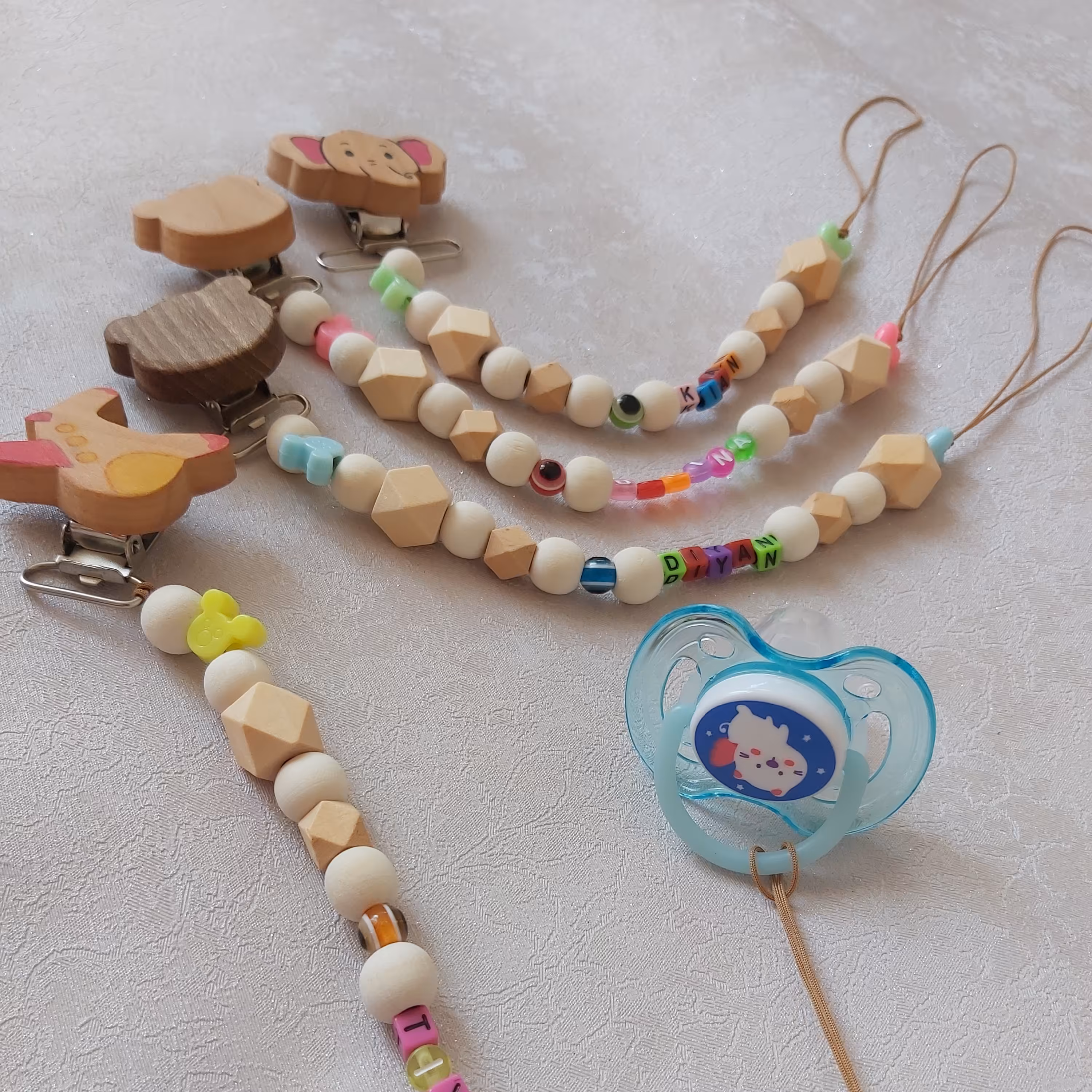 گیره پستونک 