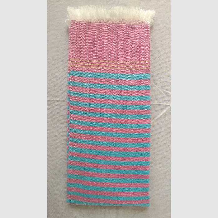 حوله دستباف دست و صورت راه راه صورتی با خطوط باریک آبی فیروزه ای و حاشیه طلایی