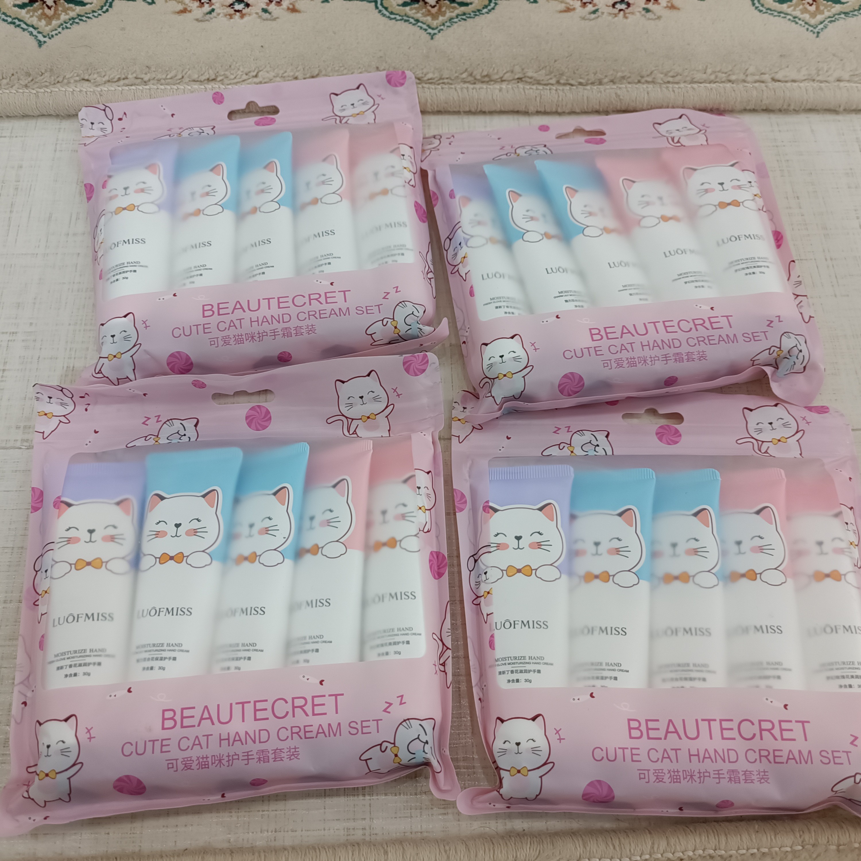 کرم مرطوب کننده دست گربه 