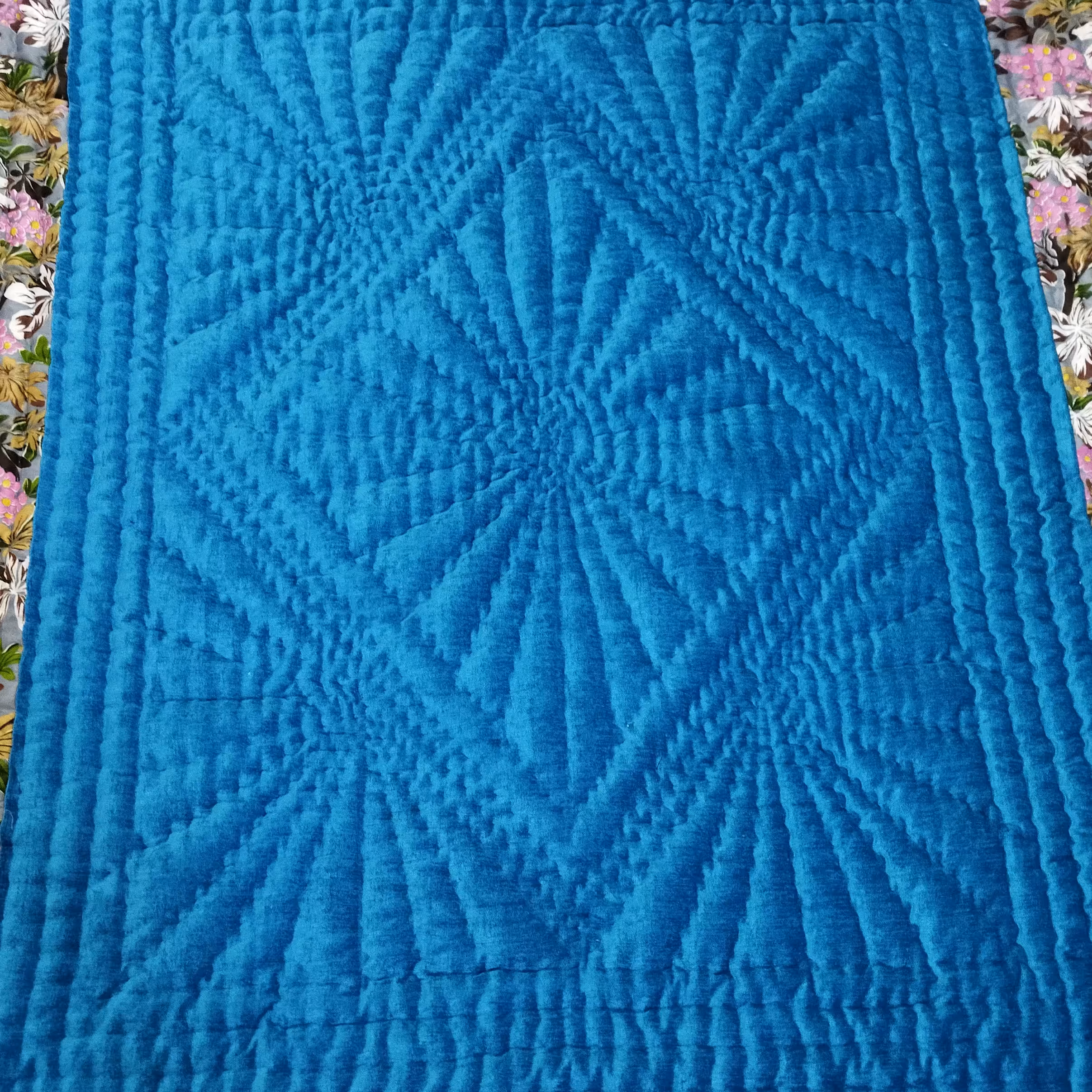 لحاف دونفره روتختی پشمی دست دوز و سنتی با رویه مخمل 