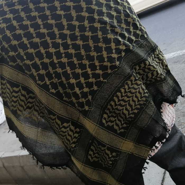 چفیه عربی بزرگ در رنگ 5 رنگ متفاوت برای تمامی افراد 