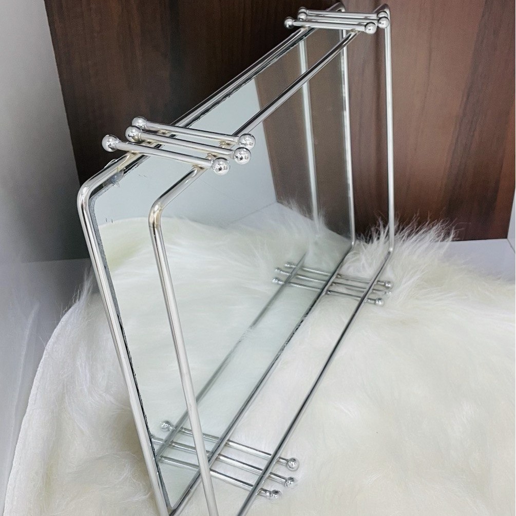 سینی فلزی مستطیل کف اینه در طرح پیانو در رنگ نقره ایی و طلایی