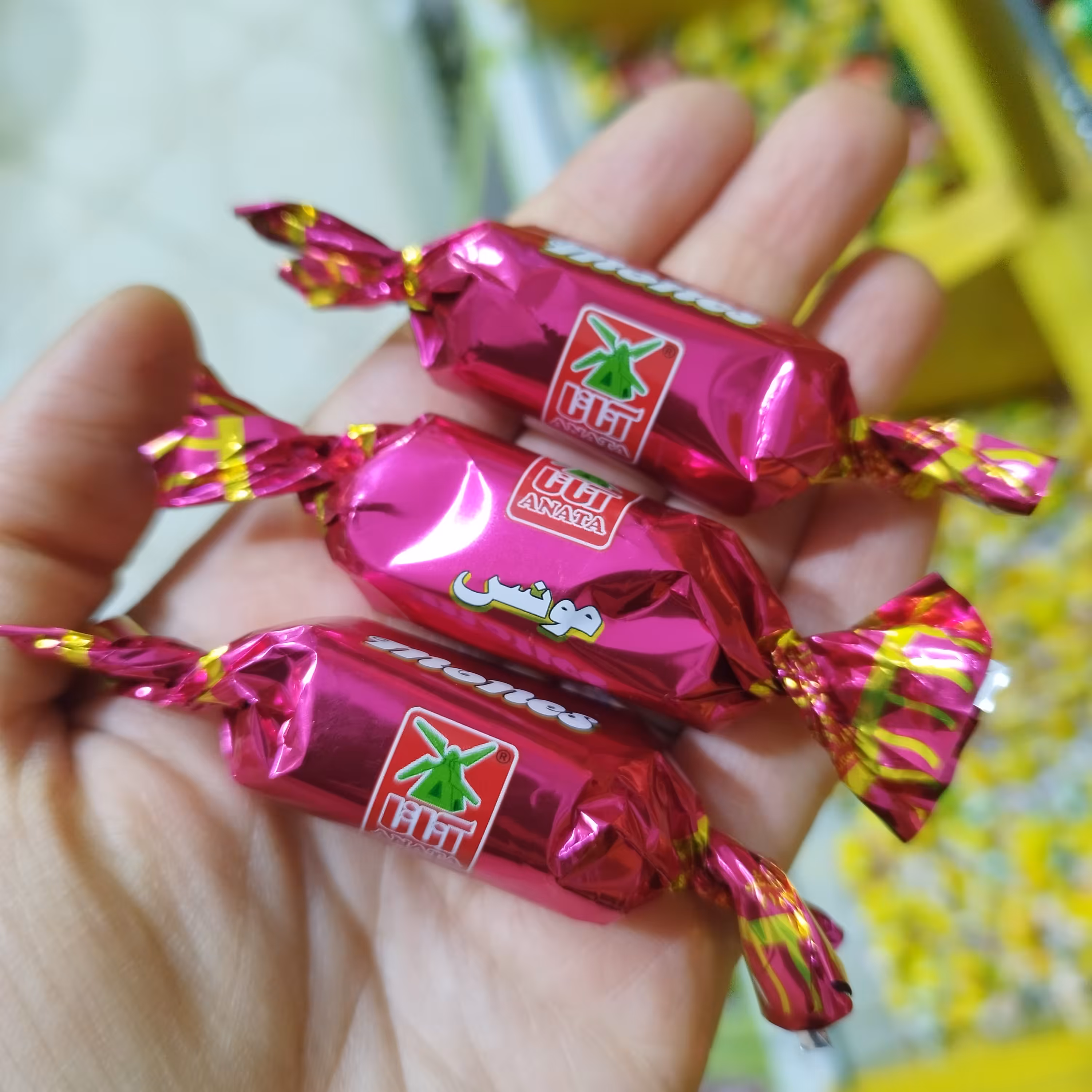 شکلات مونس آناتا روکش کاکائو معروف و خوشمزه(250گرمی)