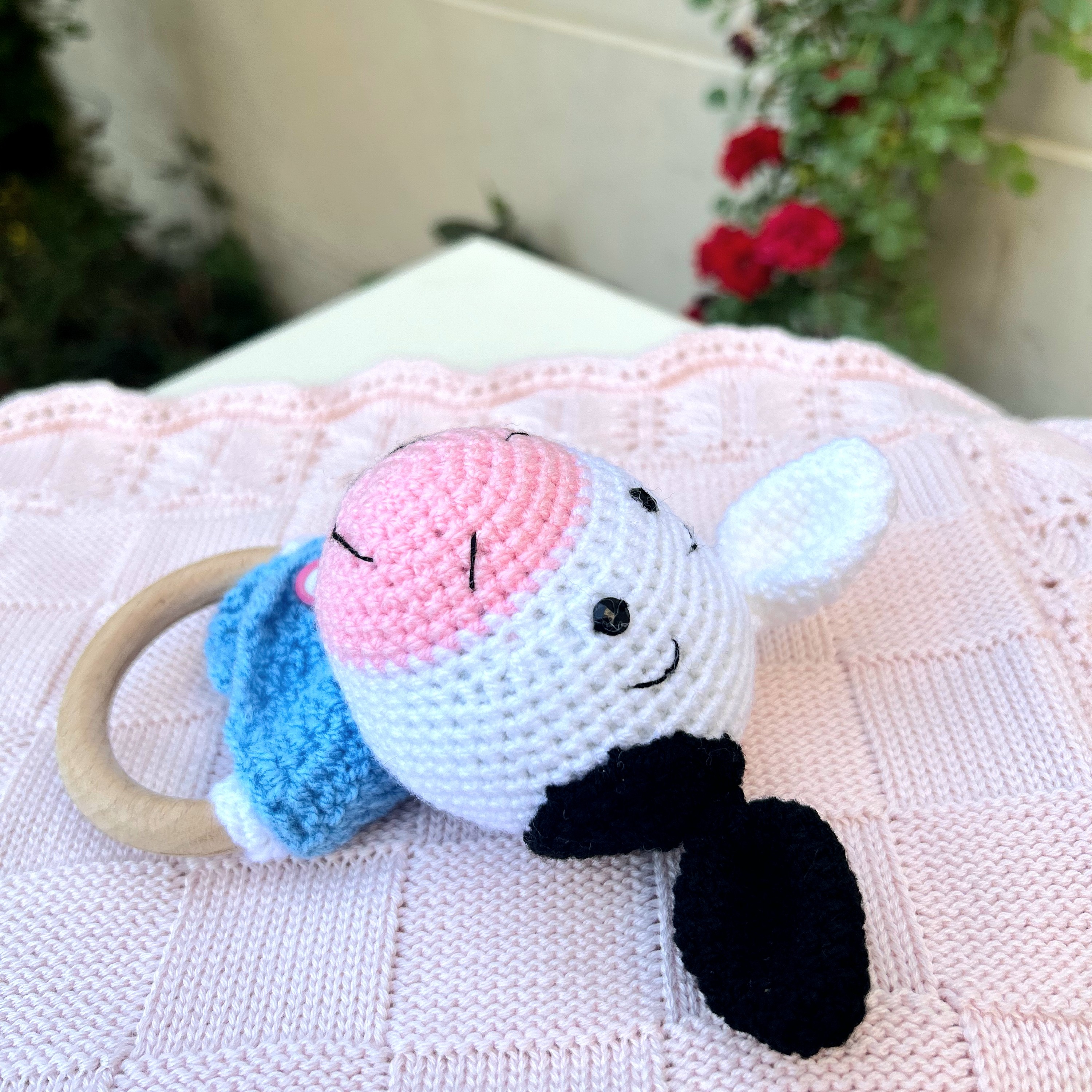 جغجغه گاو ایمن برای استفاده نوزادان تهیه شده با کاموای مرغوب ایرانی