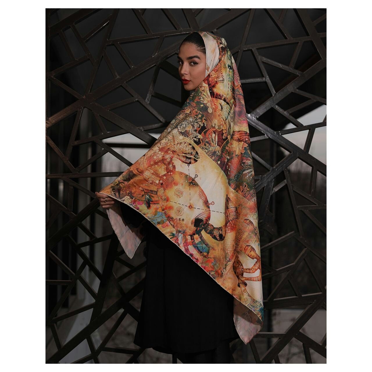 روسری ابریشم توویل دست دوز 140x140