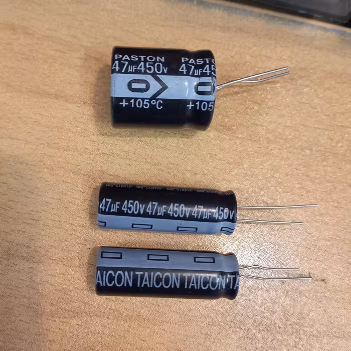 خازن الکترولیت 47 میکرو فاراد 450 ولت پک بسته 5 عددی کد محصول 84 