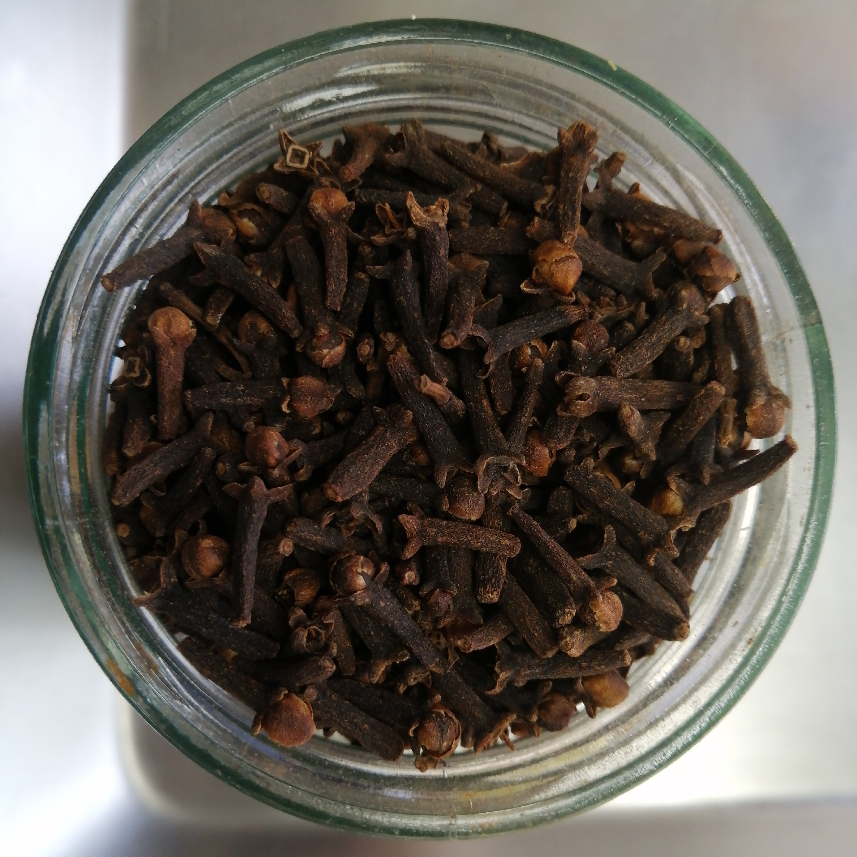 قرنفل نیم سیر