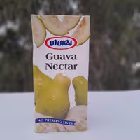 آبمیوه(نکتار)یک لیتری گواوابرند یونیکای تولید امارات لذیذ و خوش طعم ،بدون مواد نگهدارنده