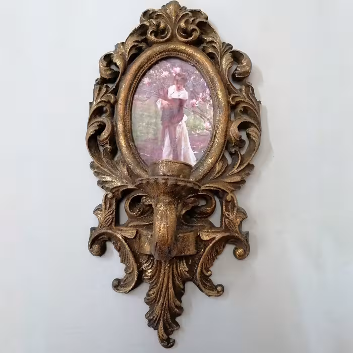 شمعدان دیوار کوب پتینه  و آبکاری شده با بافتی بسیار زیبا مناسب سالن منزل و کافه ها 