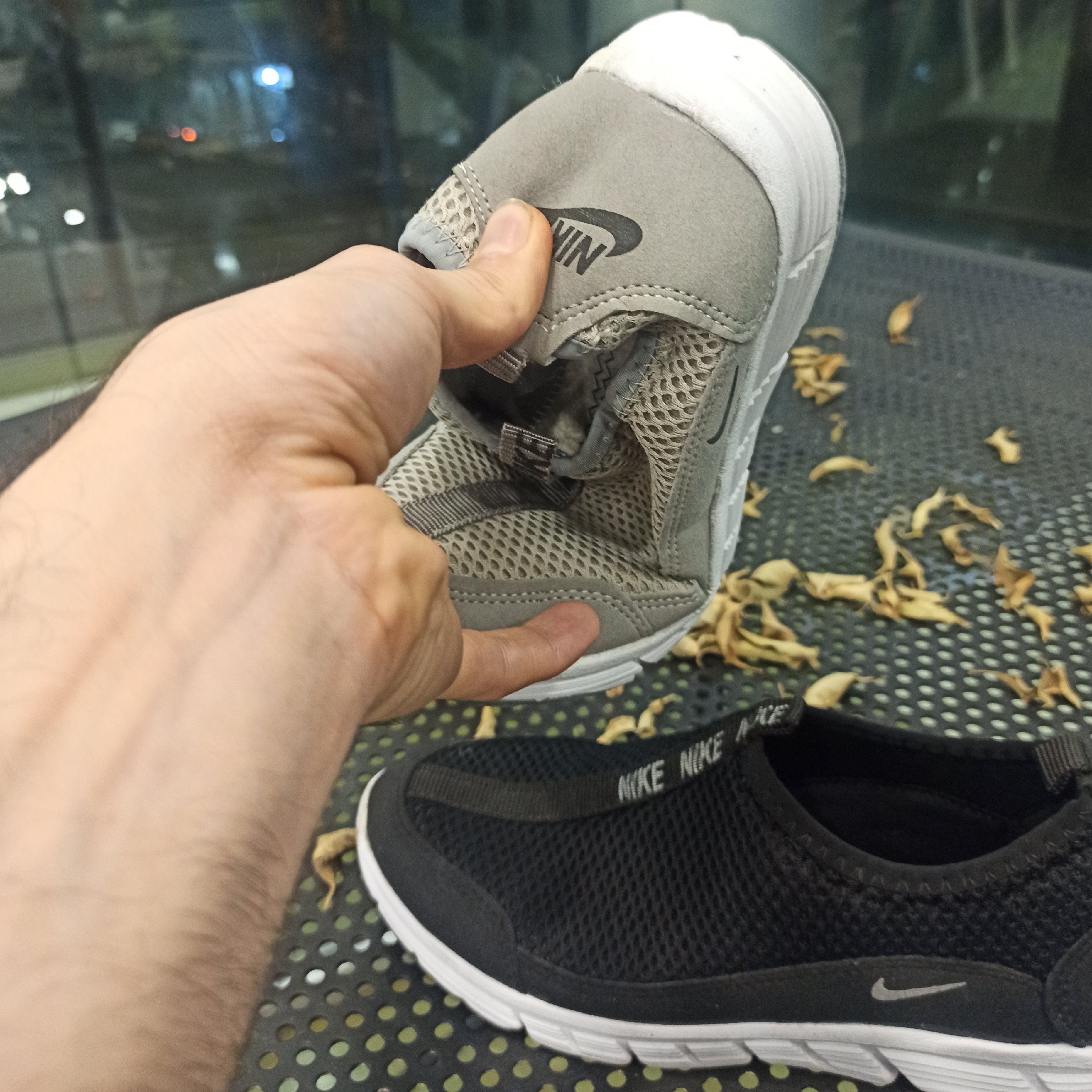 اسکیچرز راحت و بادوام