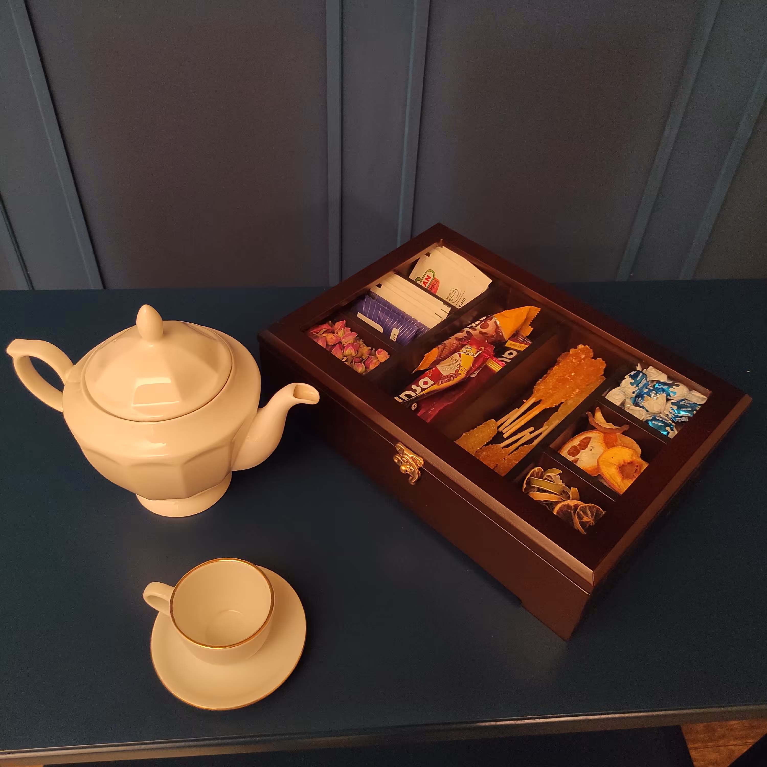 جعبه هدیه دکورستیک مدل هشت پارت پس کرایه