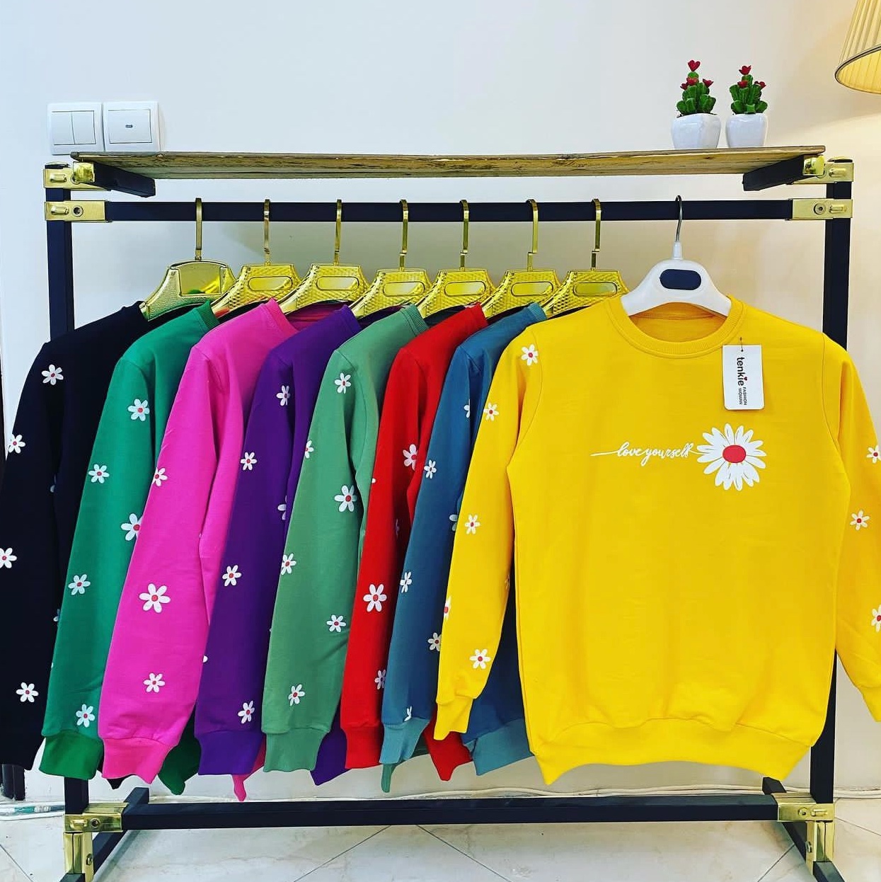 بلوز آستین بلند زنانه طرح بابونه جنس نخ پنبه لطیف