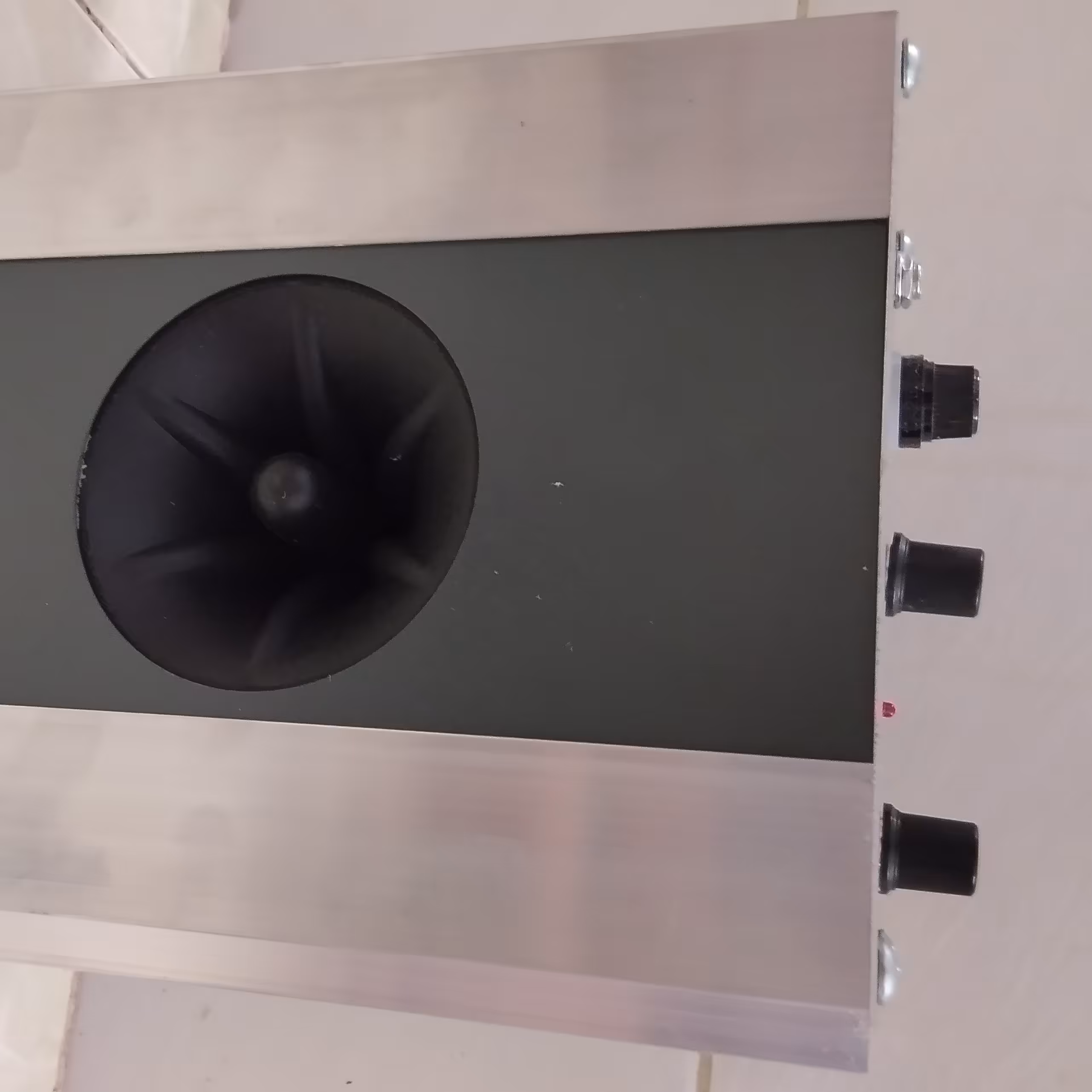 فراری دهنده پرندگان با امواج فراصوت 18ماه گارانتی ارسال رایگان 