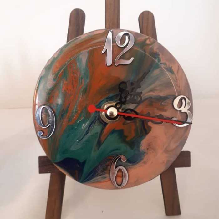 ساعت رومیزی رزینی هنری 4