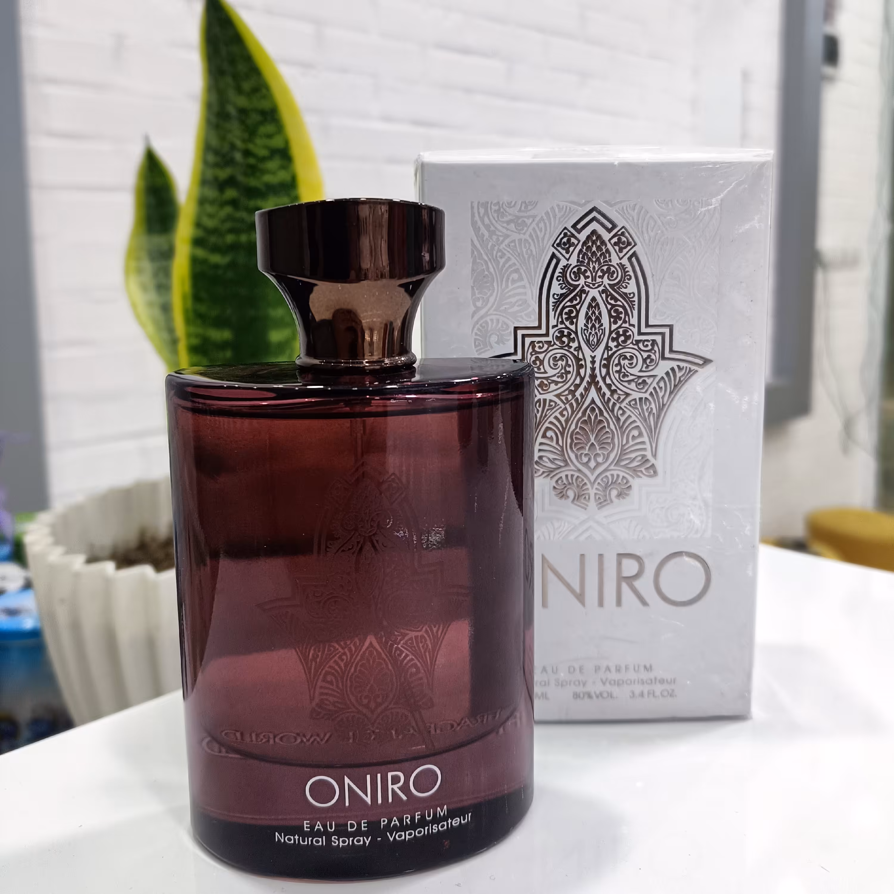 ادکلن اونیرو 100 میل اصل تضمینی.مشابه رایحه معروف پاکورابان اینوکتوس