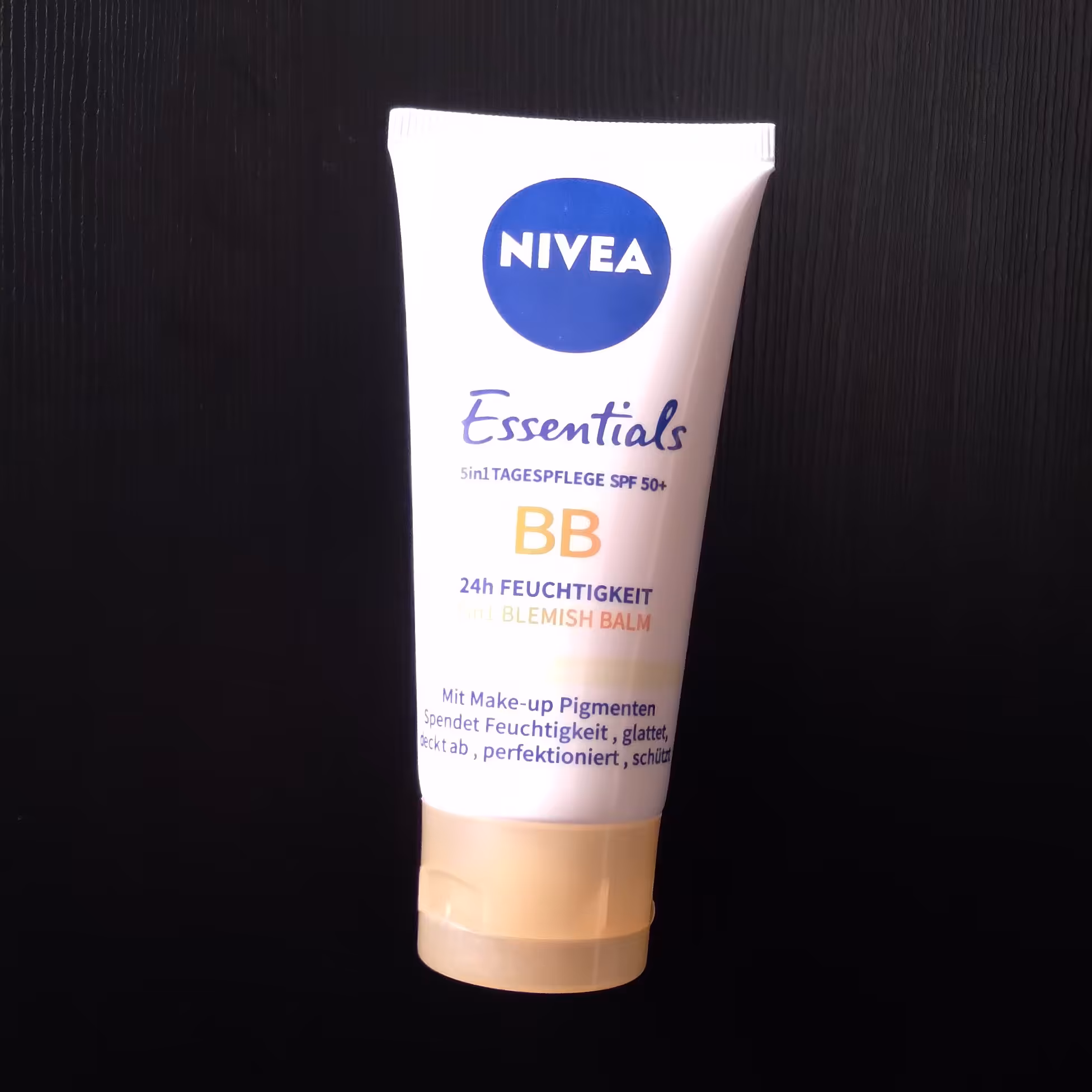 بی بی کرم  و ضدآفتاب رنگی  spf50  آبرسان 