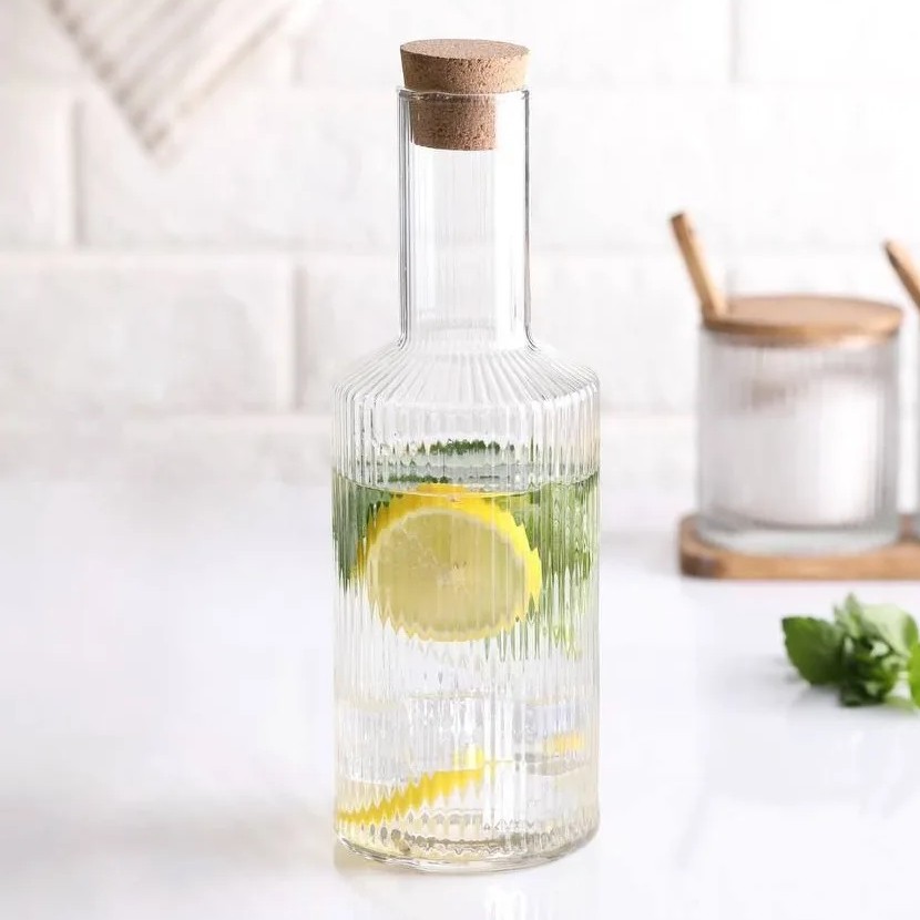 بطری آب درب چوب پنبه 