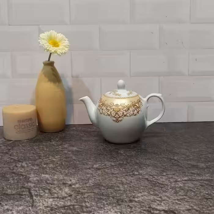 قوری چینی سایز کوچیک مناسب جهیزیه با طراحی زیبا و خاص مناسب جهیزیه باکیفیت