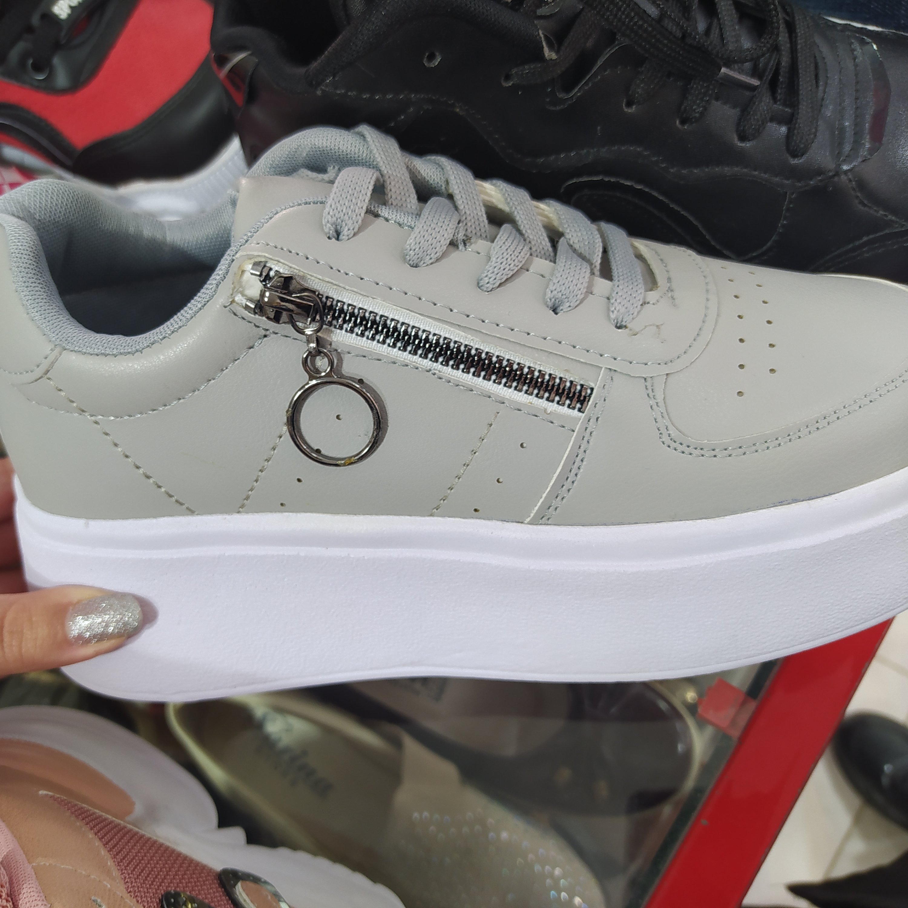 کفش کتونی اسپرت زنانه،رنگ طوسی،زیره محکم،جنس عالی،سایزبندی37/40