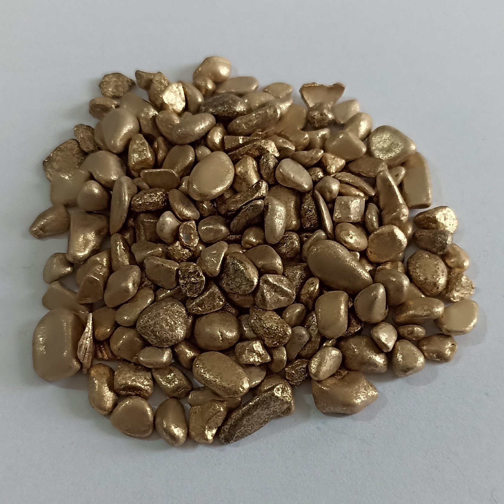 سنگ متالیک طلایی  سایز متوسط 