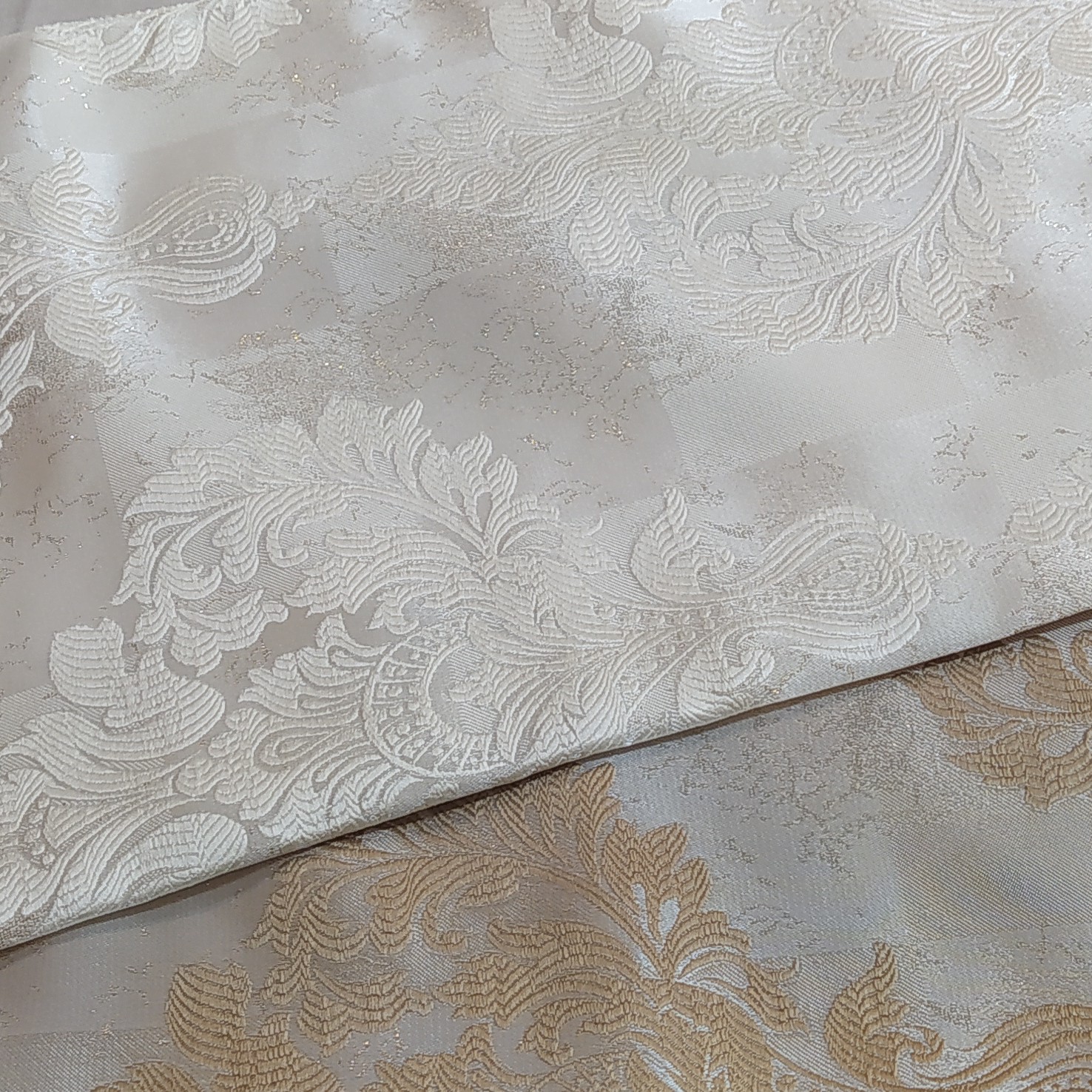 پارچه پرده ساتن طرحدار 1