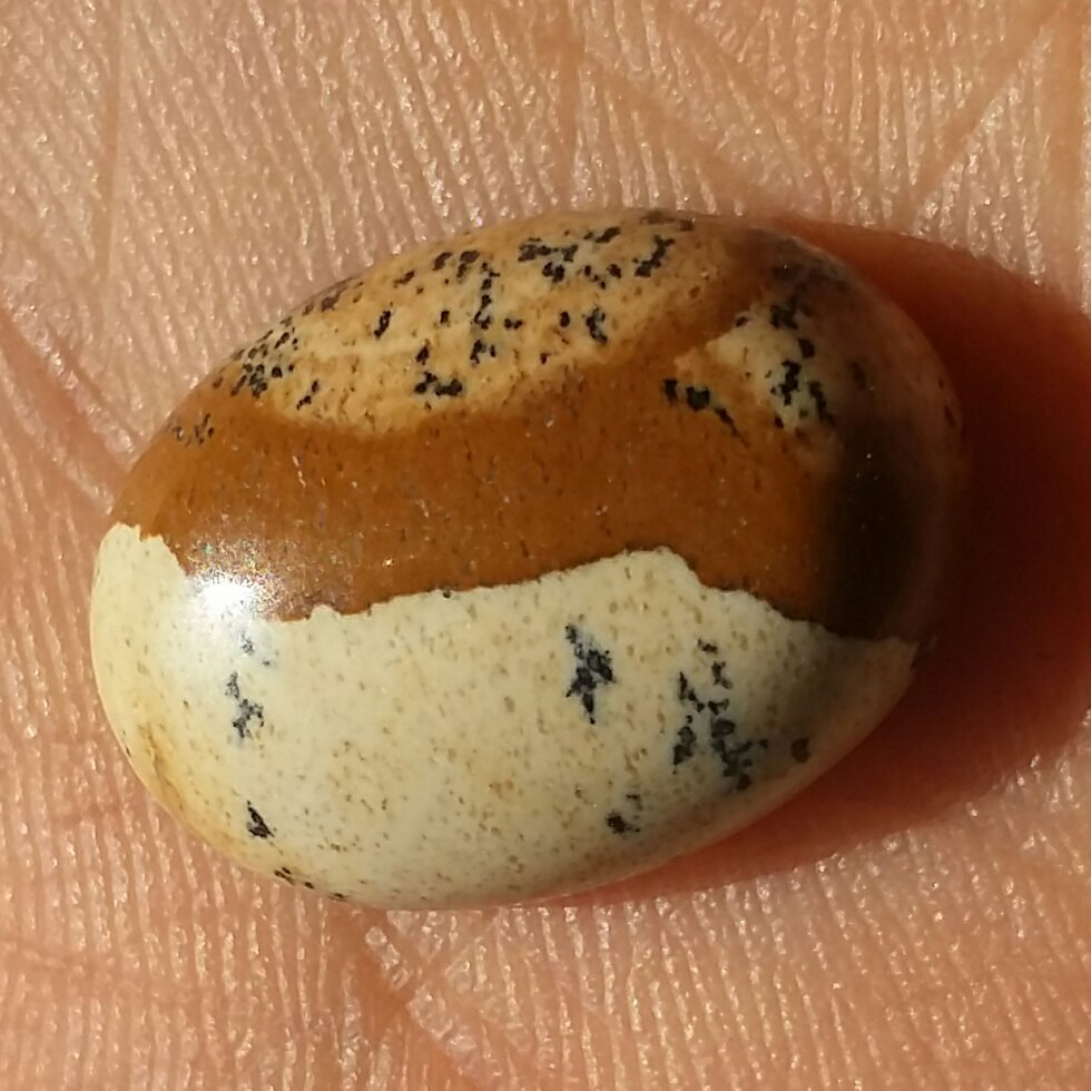 نگین سنگ جاسپر طبیعی و زیبا 
خوش تراش و خوش رنگ 
شاهکار خلقت 100 درصد طبیعی خاص محشر