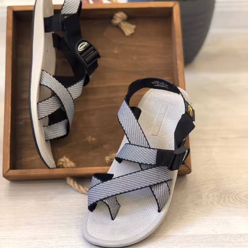 صندل ویتنامی انگشتی درجه یک بسیار باکیفیت وراحت 