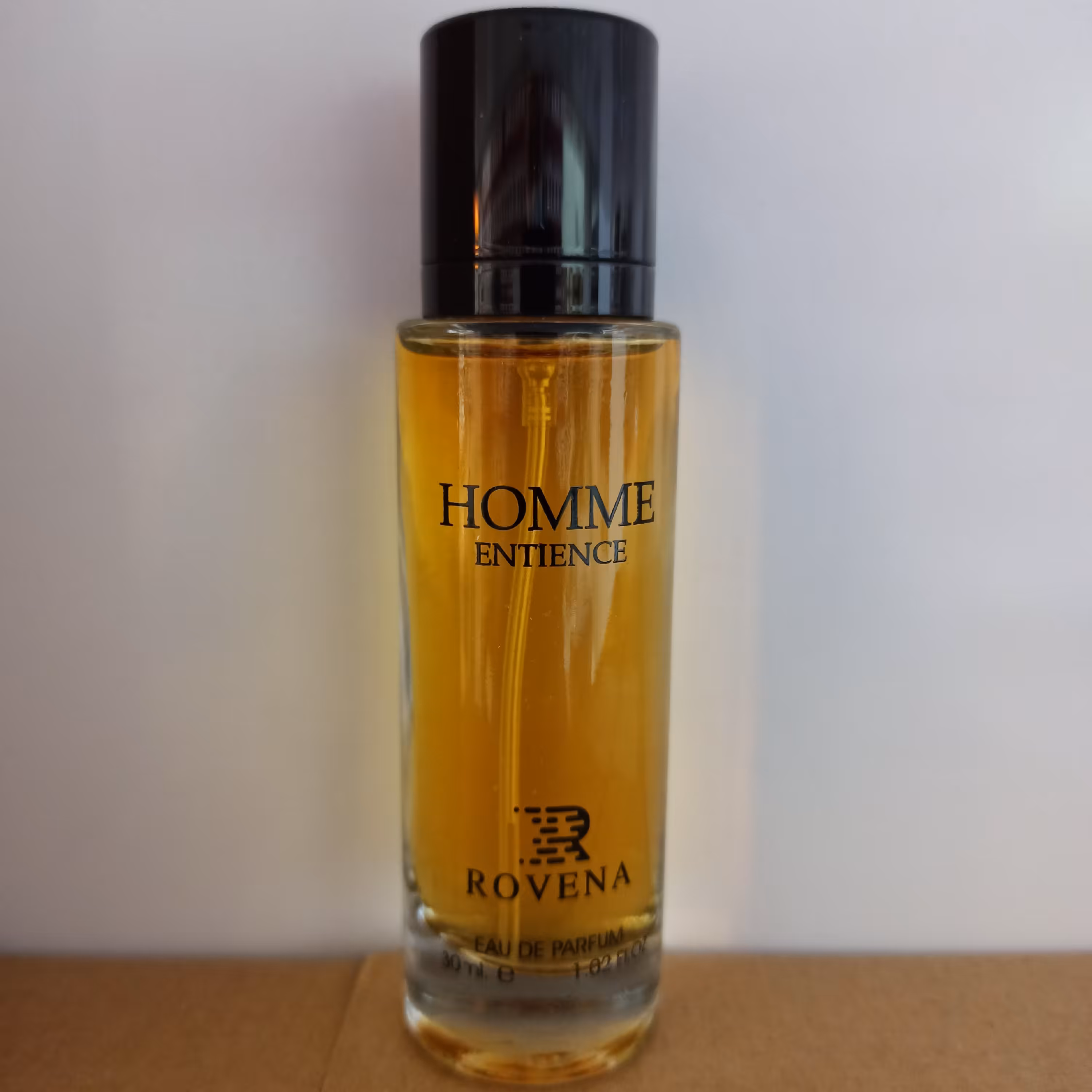 عطر ادکلن دیور هوم اینتنس Dior Homme Intense
مردانه حجم 30 میل. (شرکت روونا) رایحه گرم شیرین مناسب زمستان